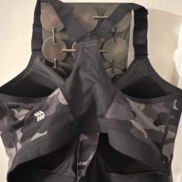Set of Two Racer Back High Support Sports Bras 38DD - Picture 7 of 8
